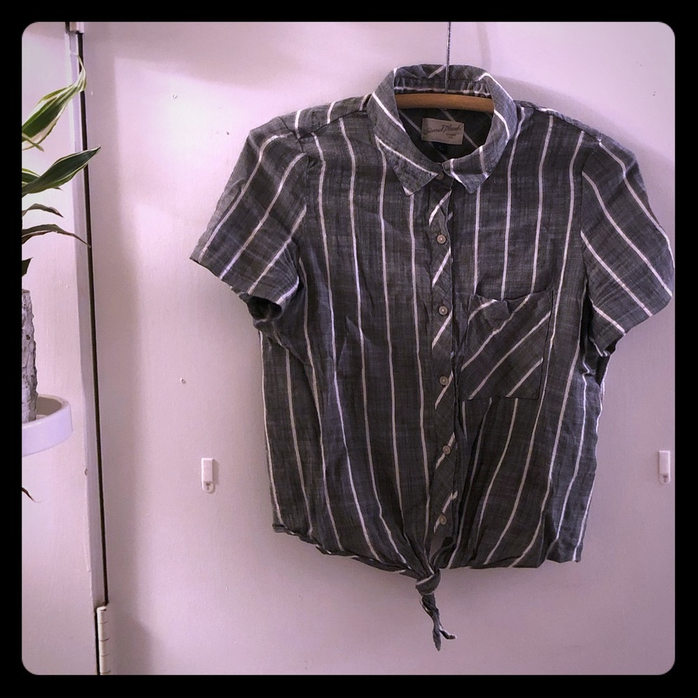 Universal Thread cropped short-sleeve button-down